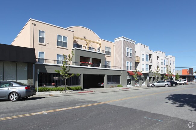 Foto del edificio - Laurel Theater Apartments