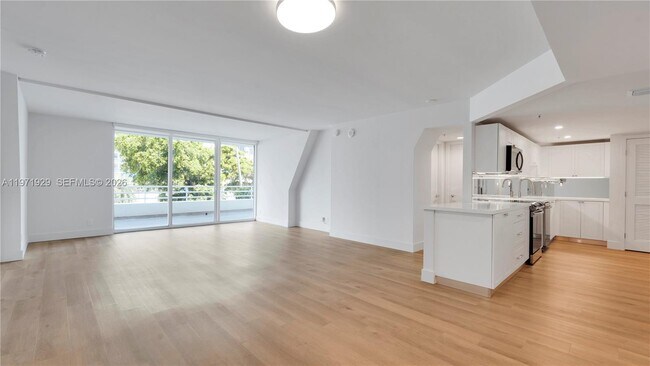 Foto del edificio - 555 NE 34th St