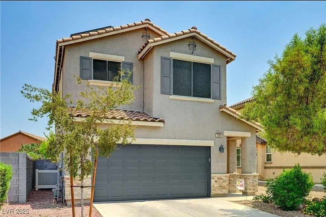 Foto principal - 1104 Cactus Rock St
