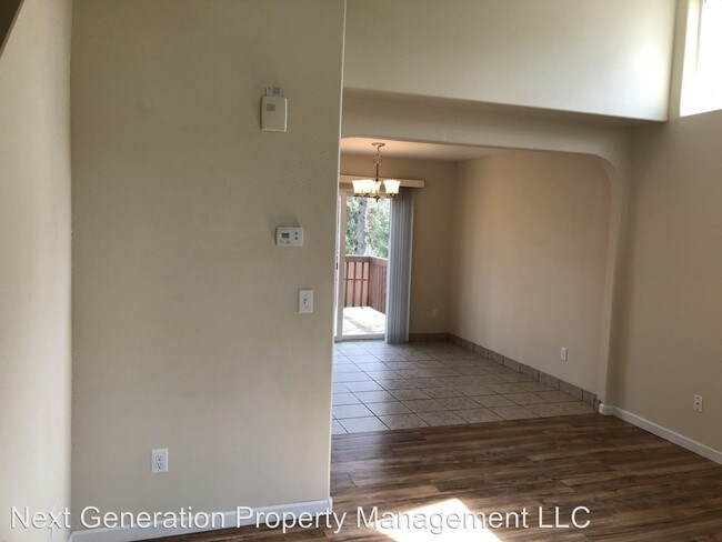 Building Photo - 4368 Forsythia St