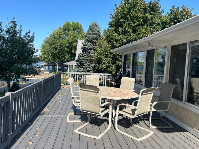 Foto del edificio - 118 Willow Point Dr
