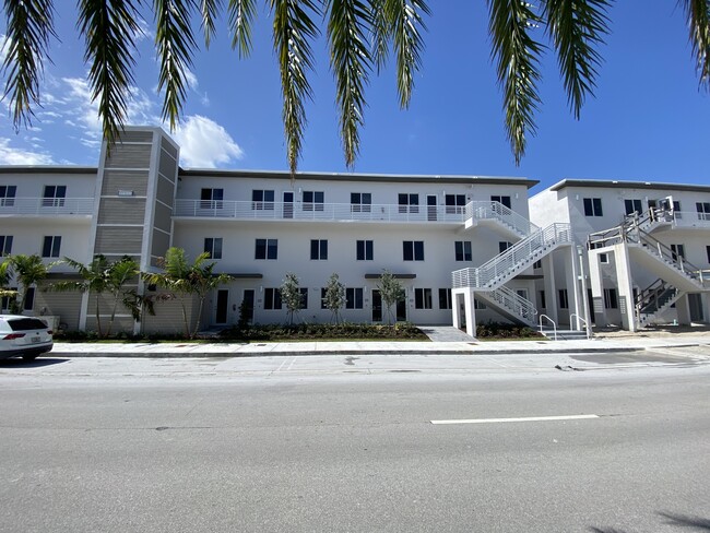 Foto del edificio - 10300 NW 66th St