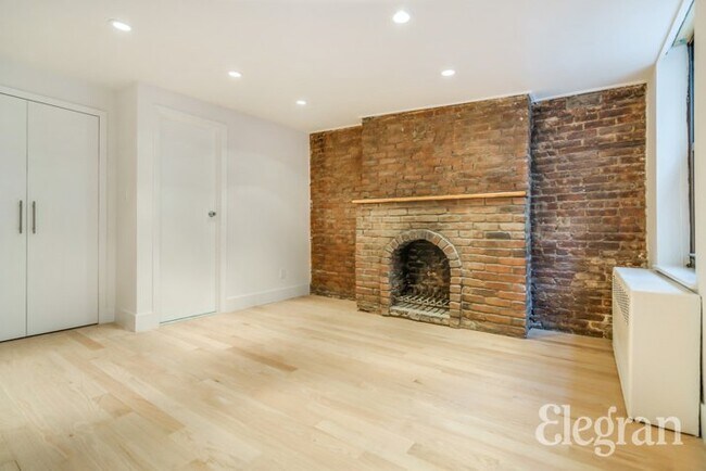 Building Photo - 156 E 39th St