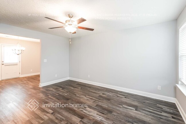 Building Photo - 388 Green Hills Dr