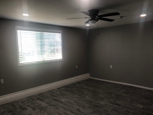 Foto del edificio - 6306 Pico Vista Rd