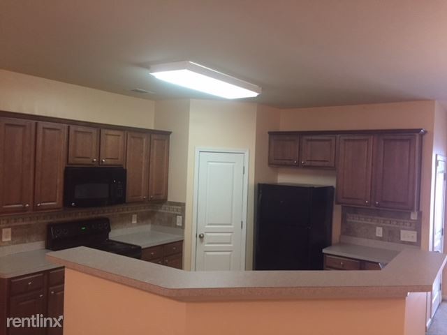 Building Photo - 3 br, 2.5 bath Townhome - 3615 McClaren Way