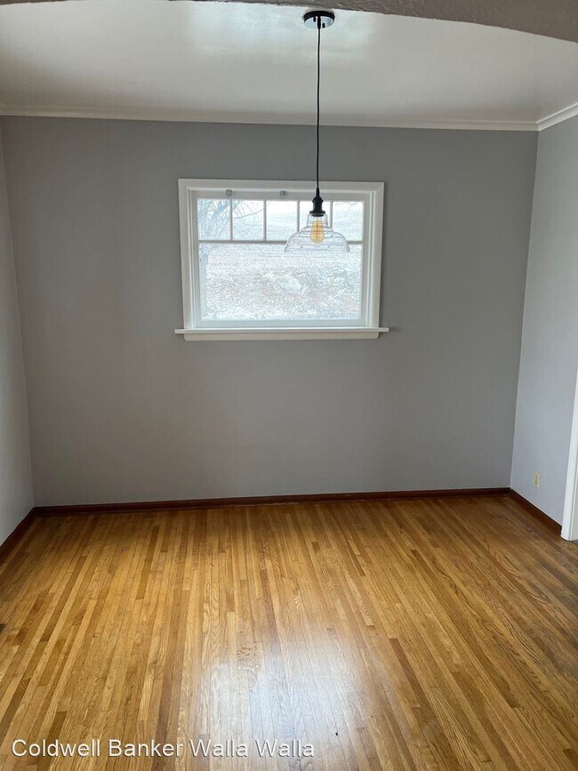 Foto del edificio - 3 br, 1 bath House - 2444 Waggoner Rd.