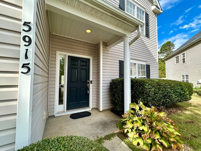 Building Photo - 5915 Parkstone Drive