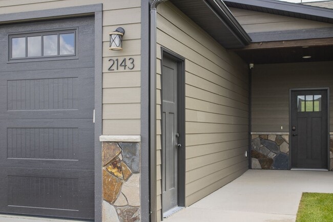 Building Photo - 3 Bedroom 2 Bathroom House For Rent!