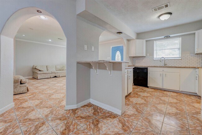 Foto del edificio - 6751 Richwood Rd