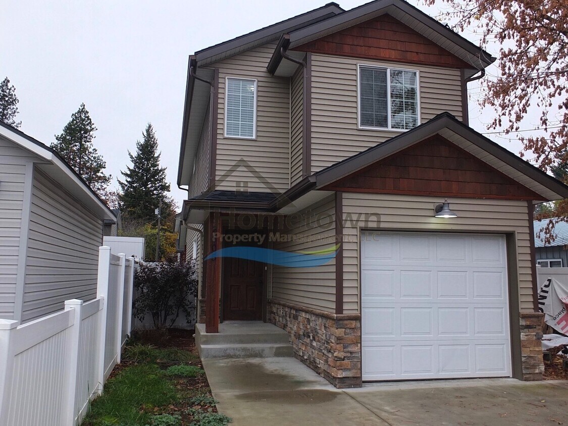 Foto principal - 3-Bedroom Home in Central Coeur d'Alene wi...