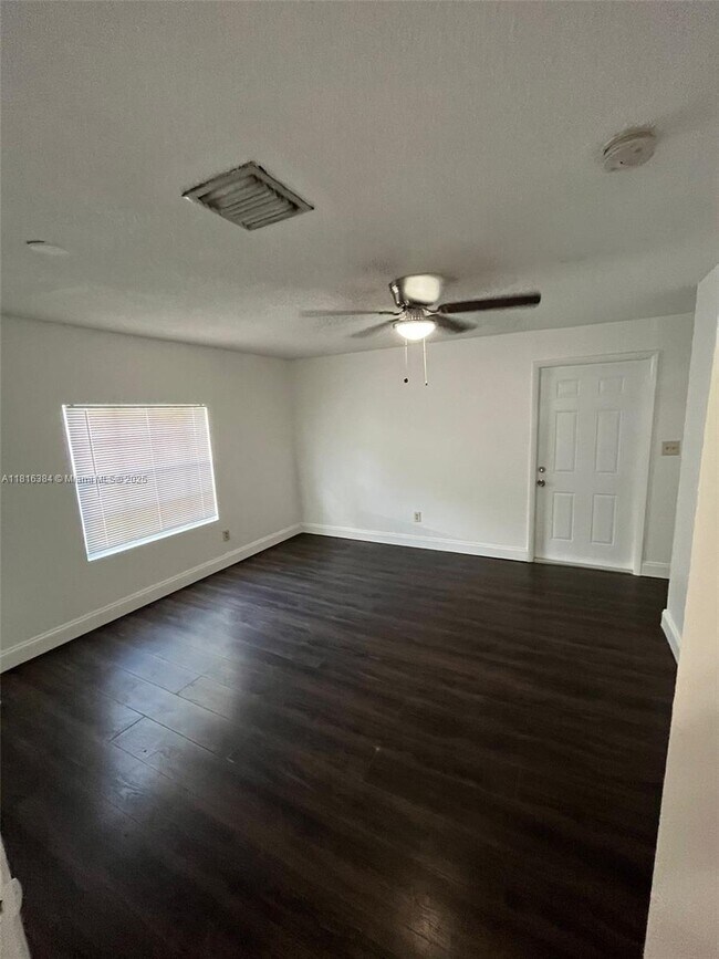 Foto del edificio - 5519 NW 4th Ave