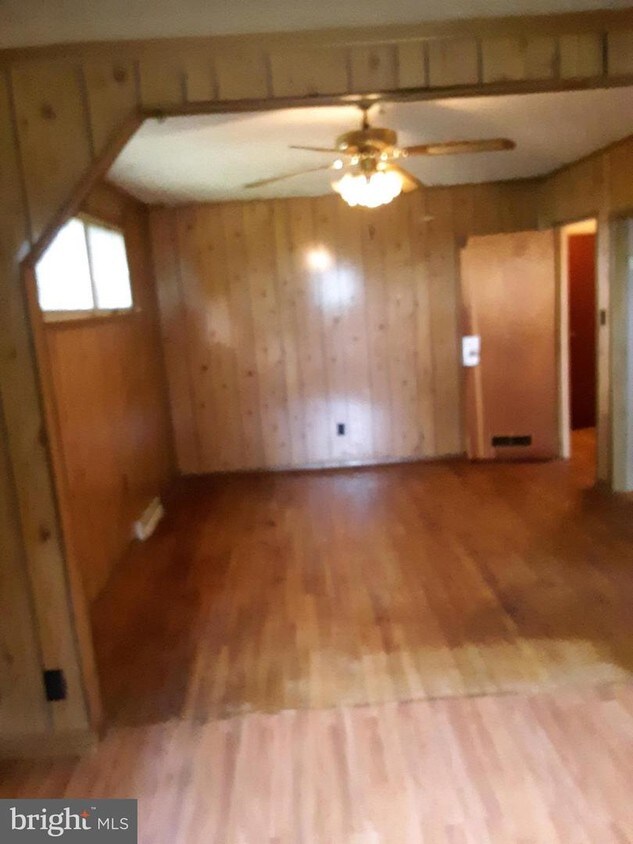 Foto principal - 23293 Hilltop Dr