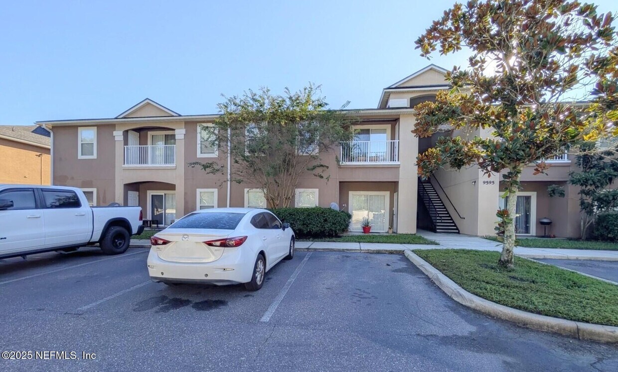 Foto principal - 9595 Amarante Cir