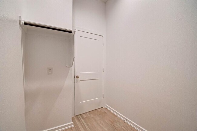 Building Photo - 311 N Spotted Fern Dr