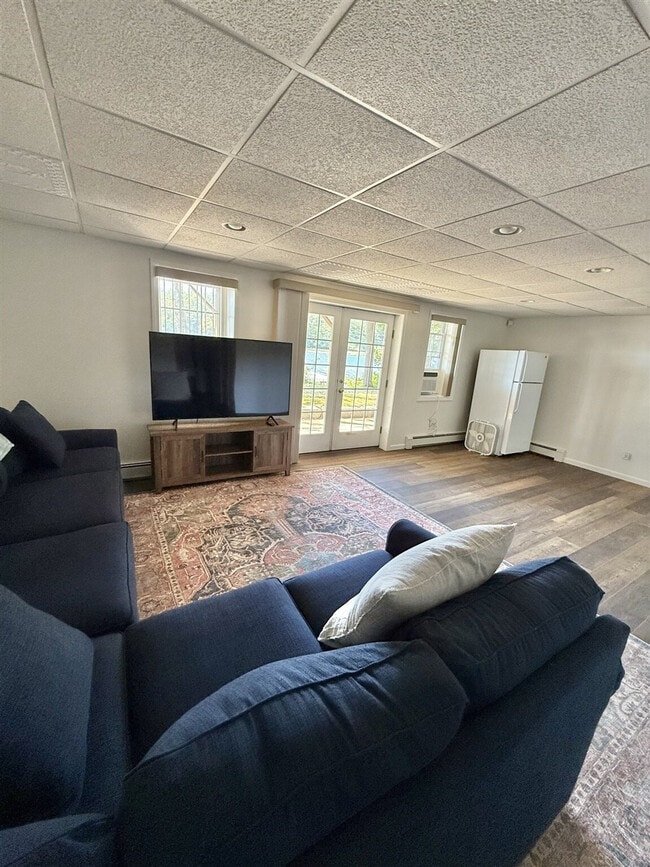 Building Photo - 164 Pine Point Rd