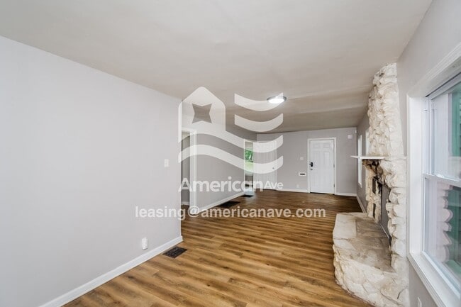 Foto del edificio - 3620 N Gladstone Ave