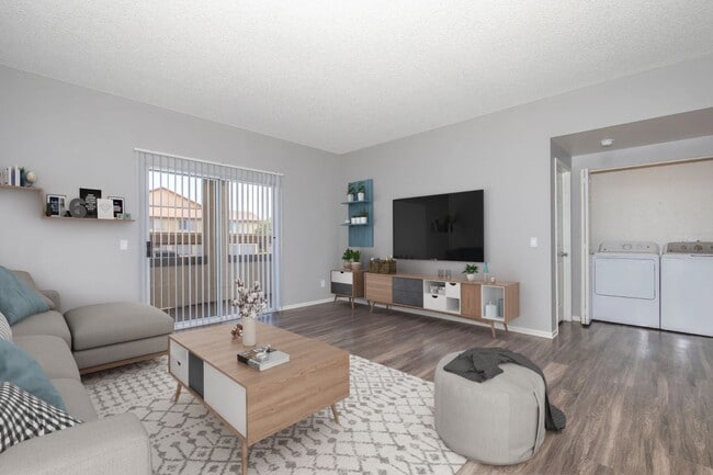 Foto del edificio - Club Pacifica Apartment Homes