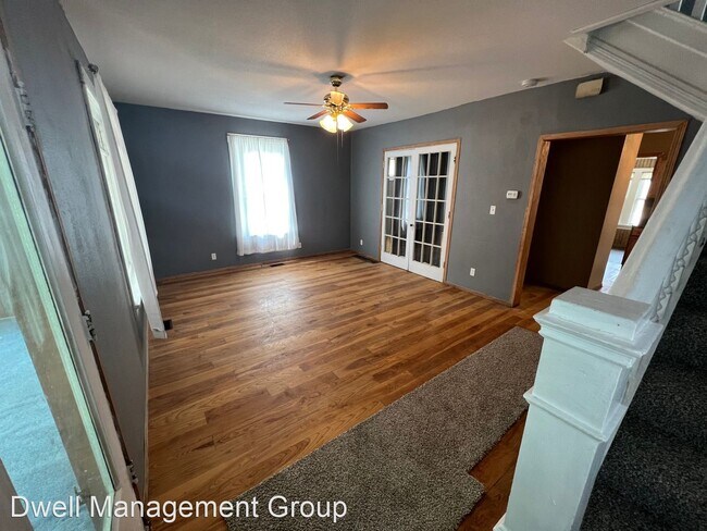 Building Photo - 4 br, 2 bath House - 401 9th St NE