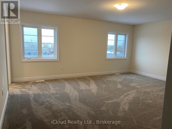 Building Photo - 142 David St