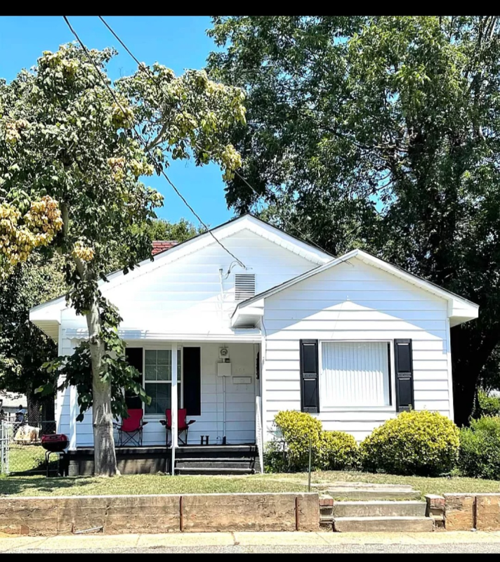 Primary Photo - 605 Beech St