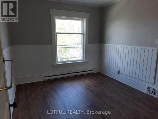 Building Photo - 7 Montgomery Pl