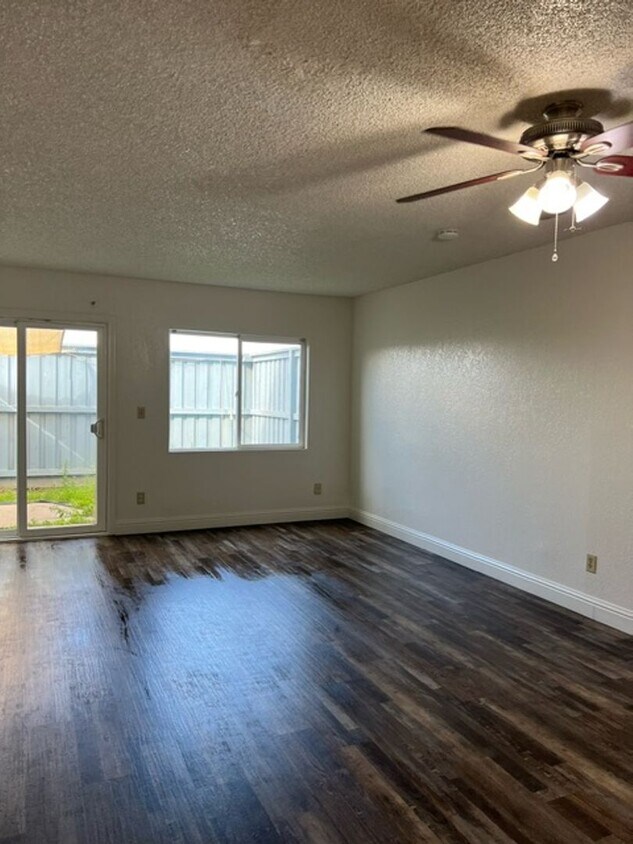 Foto principal - Charming Townhome