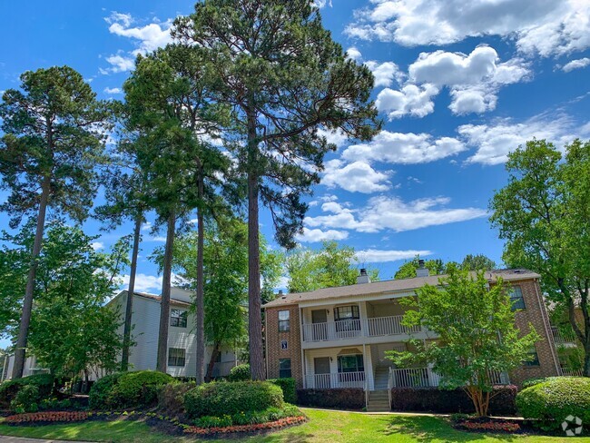 Building Photo - Spring Lake Point