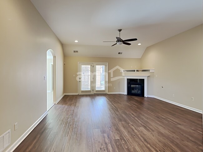 Building Photo - 5651 Bedford Loop East