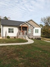 Building Photo - 112 Canterbury Rd