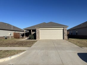 Building Photo - 1908 Melanie Dr