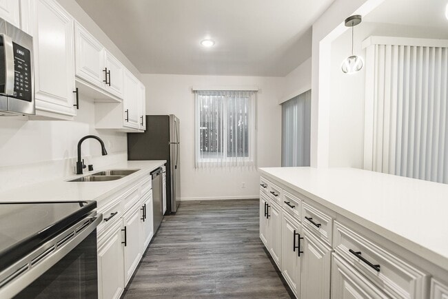 Interior Photo - 1865 North Fuller Ave