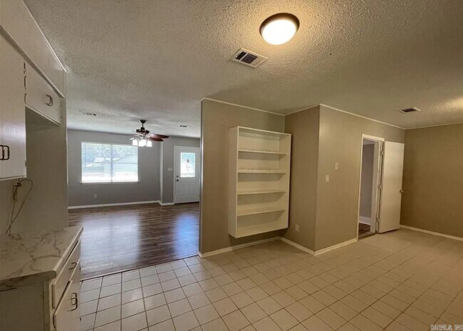 Building Photo - 600 Witts Dr