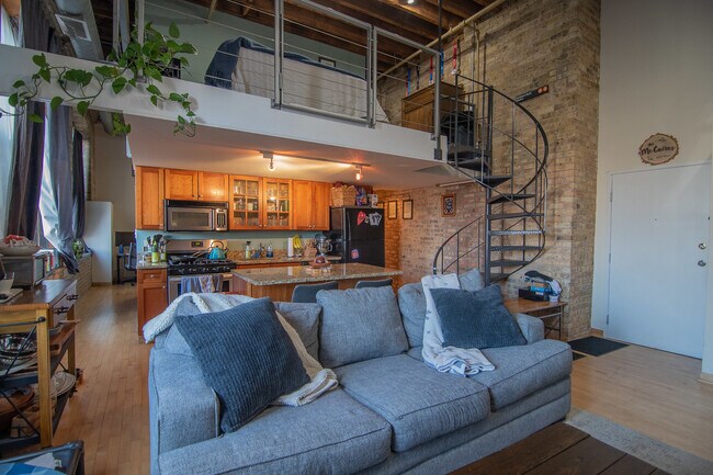 Building Photo - 525 N Halsted St