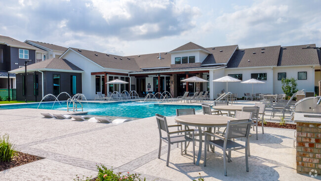 Pool & Outdoor Lounge Area - The Waters at Bluebonnet