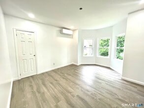 Building Photo - 32 Lester St