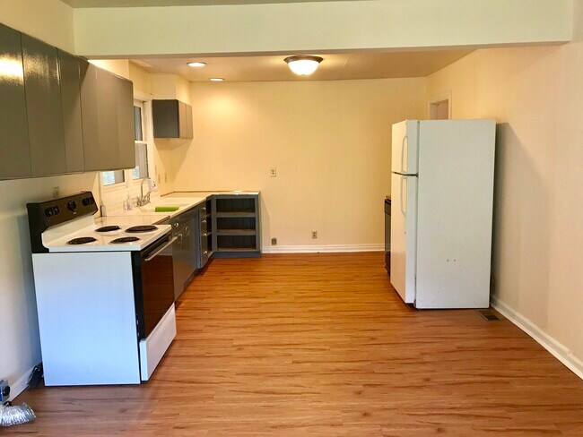 Building Photo - 2618 Edgewood Ave