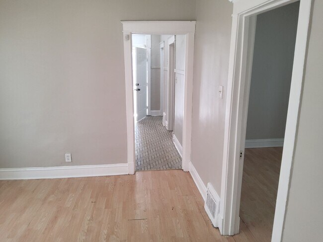 Foto del edificio - Recently refreshed 2 bed / 1 Bath home fea...