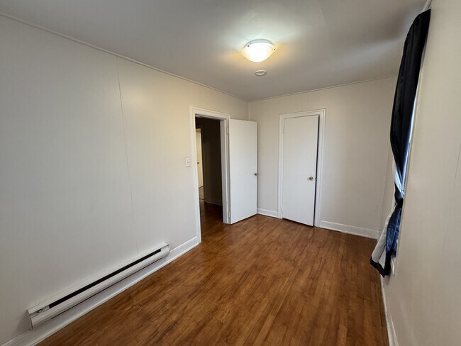 Photo du bâtiment - 400 Lutz St