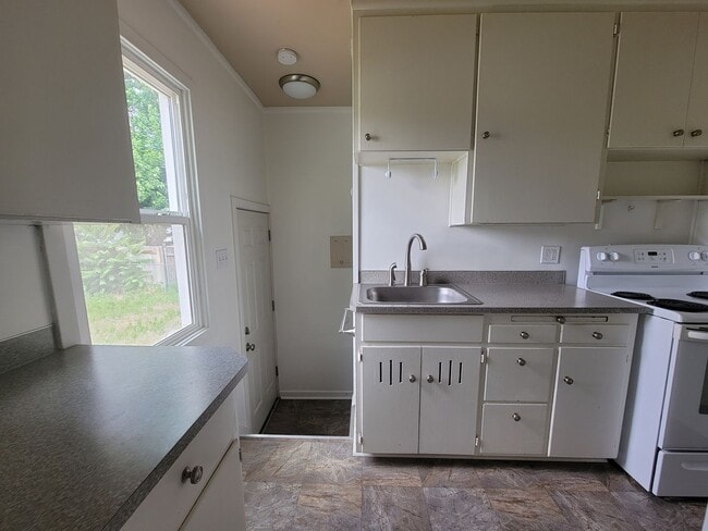 Building Photo - Spacious 2BR Duplex in Central Richland – ...