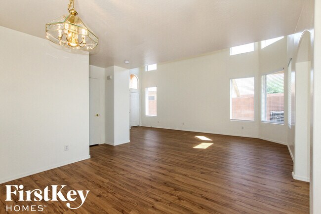 Foto del edificio - 16635 N 19th Pl