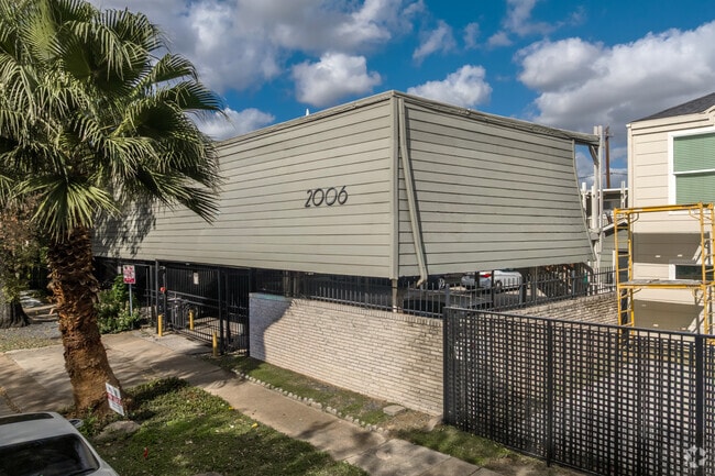 Alternate Building Photo - Sul Ross Apartments