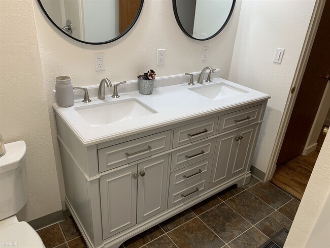 Foto del edificio - 3 br, 1 bath House - 2518 Southwest Marsha...