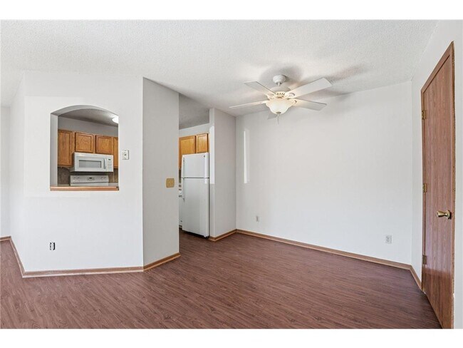 Foto del edificio - 64 E 13th St