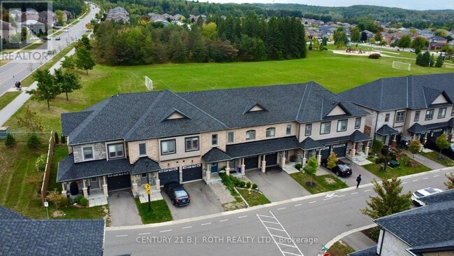 Building Photo - 9 Deneb St