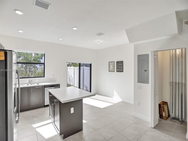 Foto del edificio - 3436 W 111th Pl