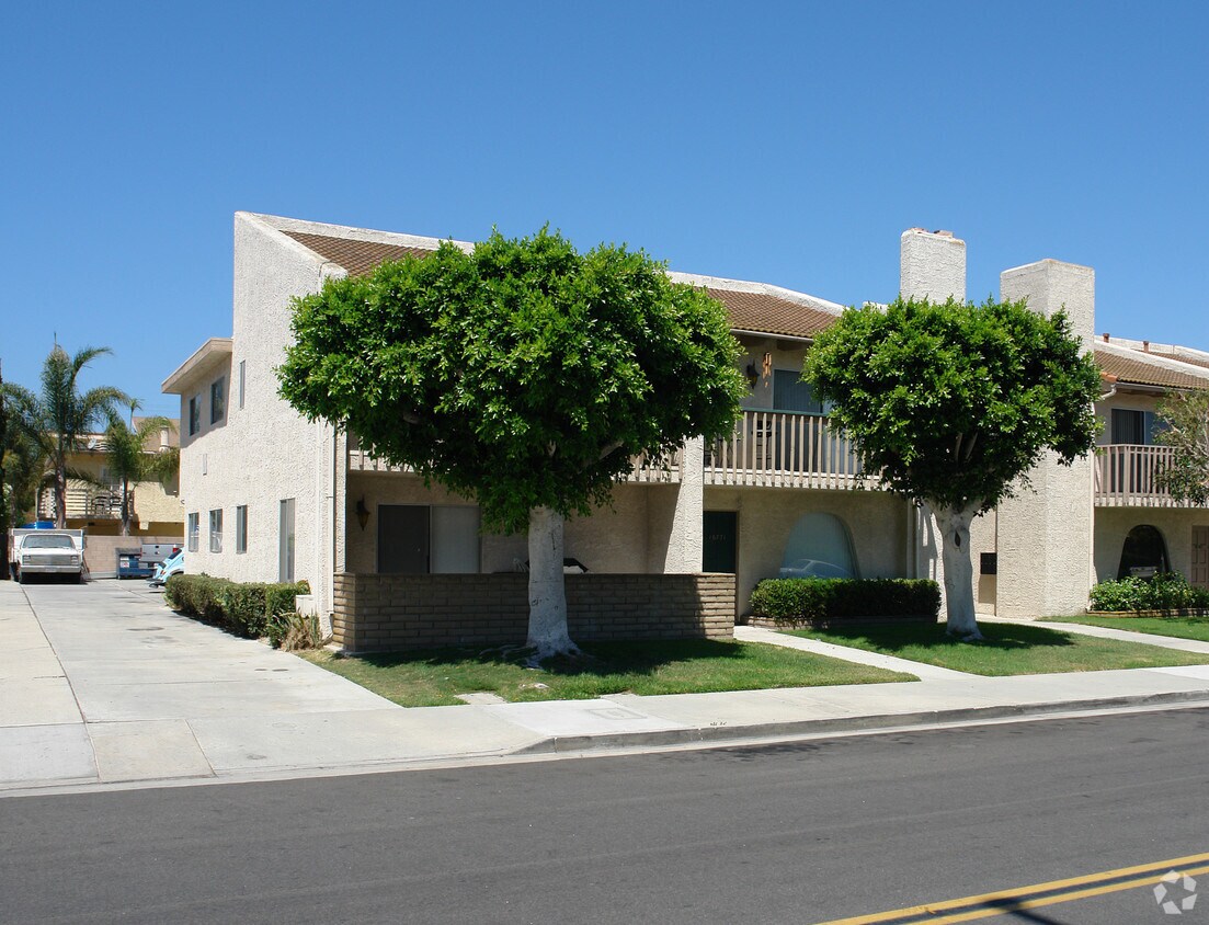 Primary Photo - 16771 Green St
