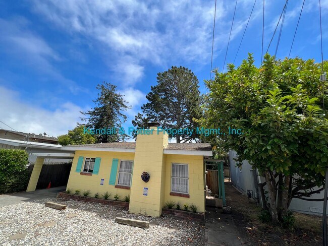 Foto del edificio - Adorable Aptos 2 bedroom, 1.5 bath beach c...