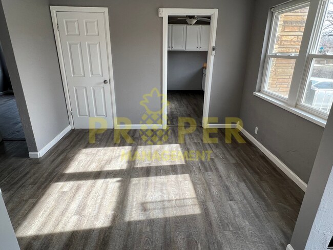 Foto del edificio - 3 bedrooms 2 full bathroom house for rent