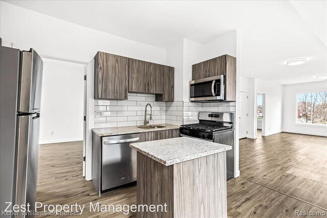Building Photo - 3 br, 1 bath Apartment - 2019 Marquette St...